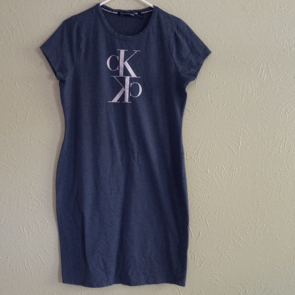 Calvin Klein Jeans T-shirt dress - Picture 2 of 9
